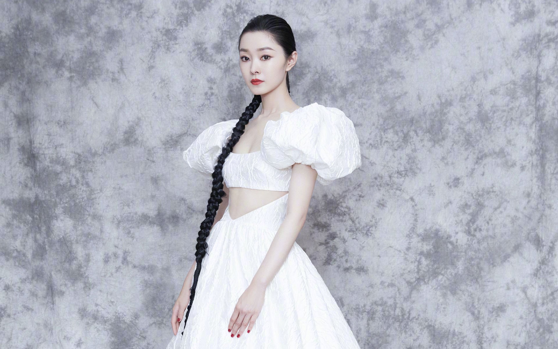 爱游戏电竞-“詹姆斯30+12+8，热搜狂飙，赛场王者风范”，詹姆斯30岁总得分