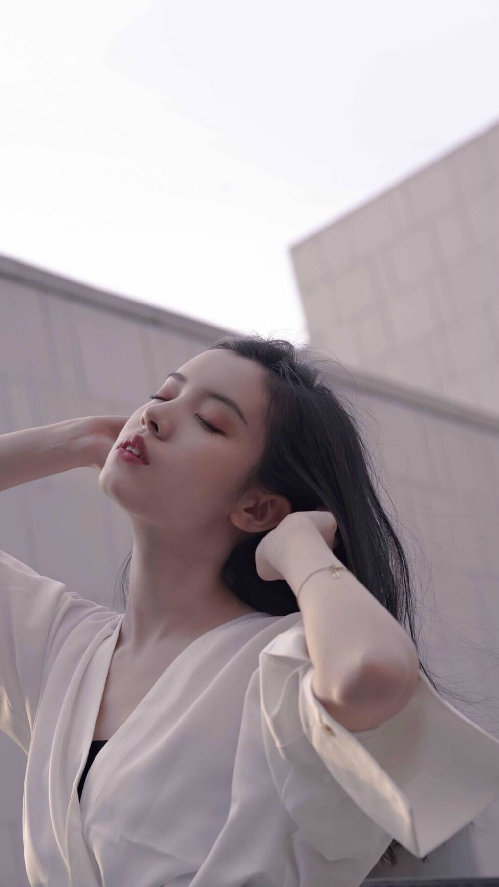 AYX GAME-社交网络负面评论是否应纳入心理干预体系，社交网络负面评论是否应纳入心理干预体系中