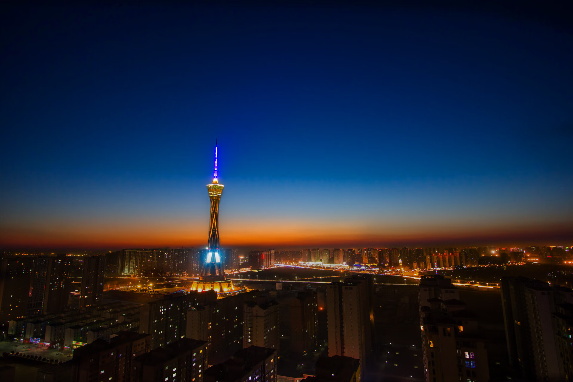 阿贾克斯签下巴西新星,欧冠竞争力提升,阿贾克斯转会巴萨的球员