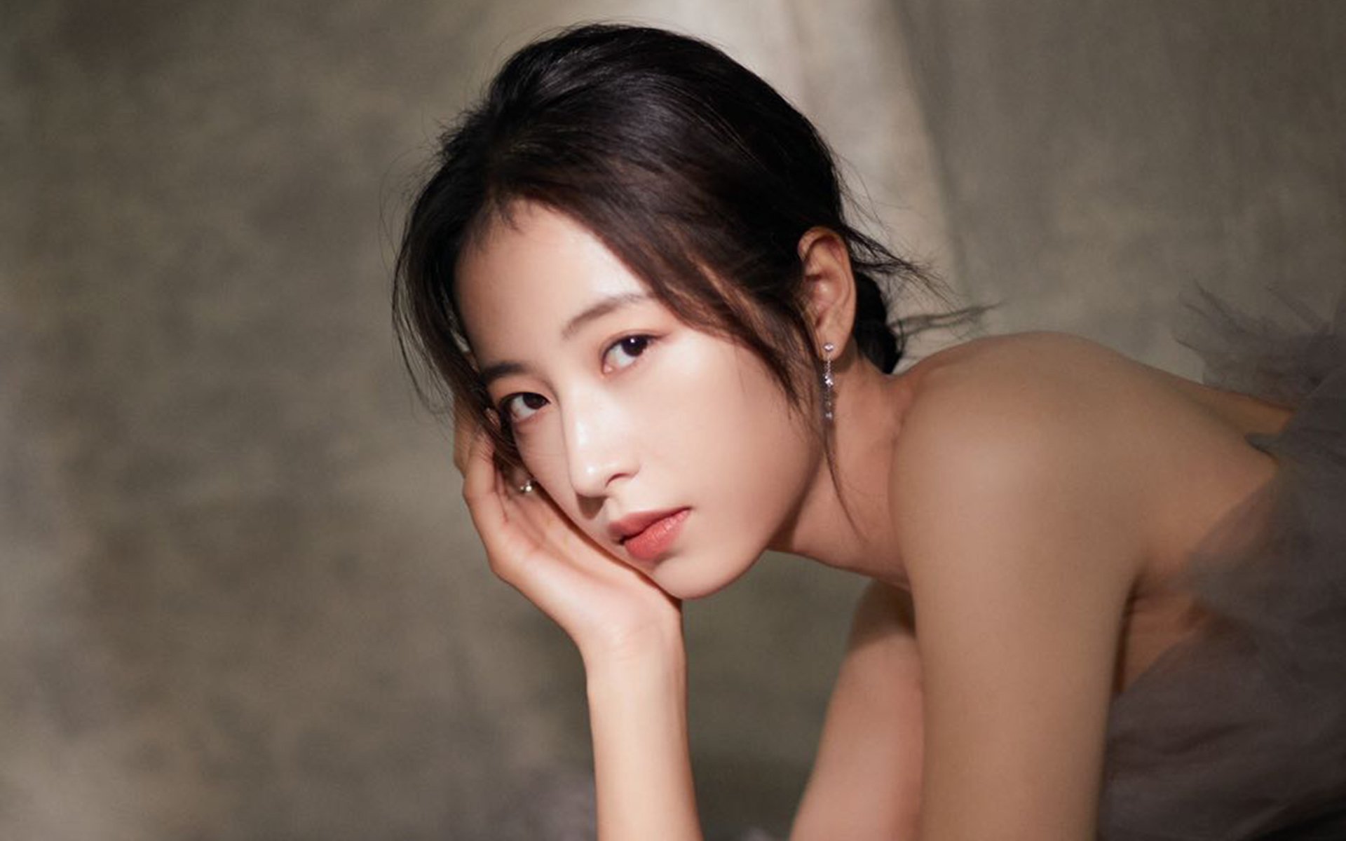 “马科斯·莫奇的灵活防守与精准突破,为阿根廷美洲狮队铺平胜利之路”