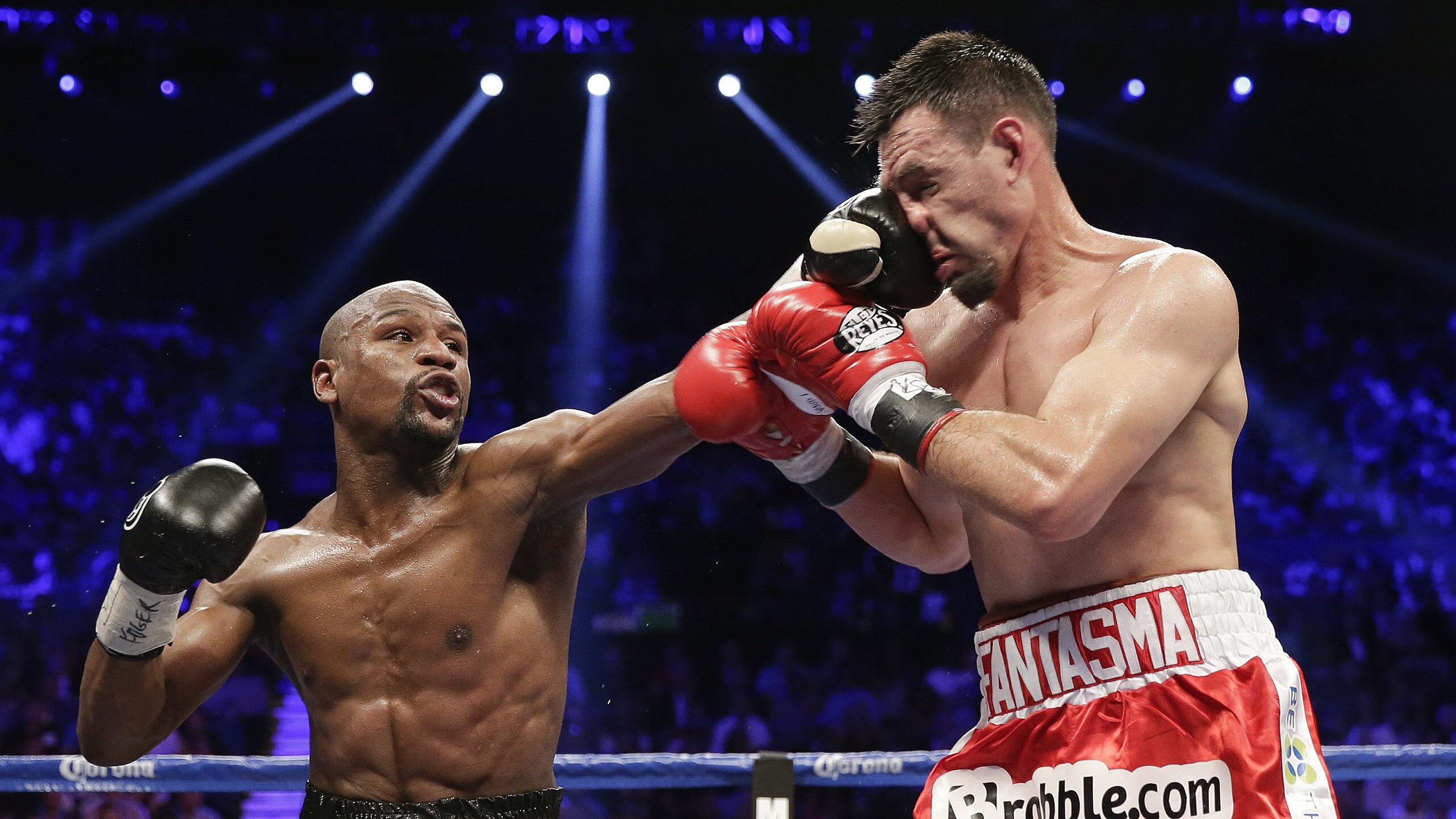 “冰封战场：北极雪道上的速度传奇”，北极冰峰